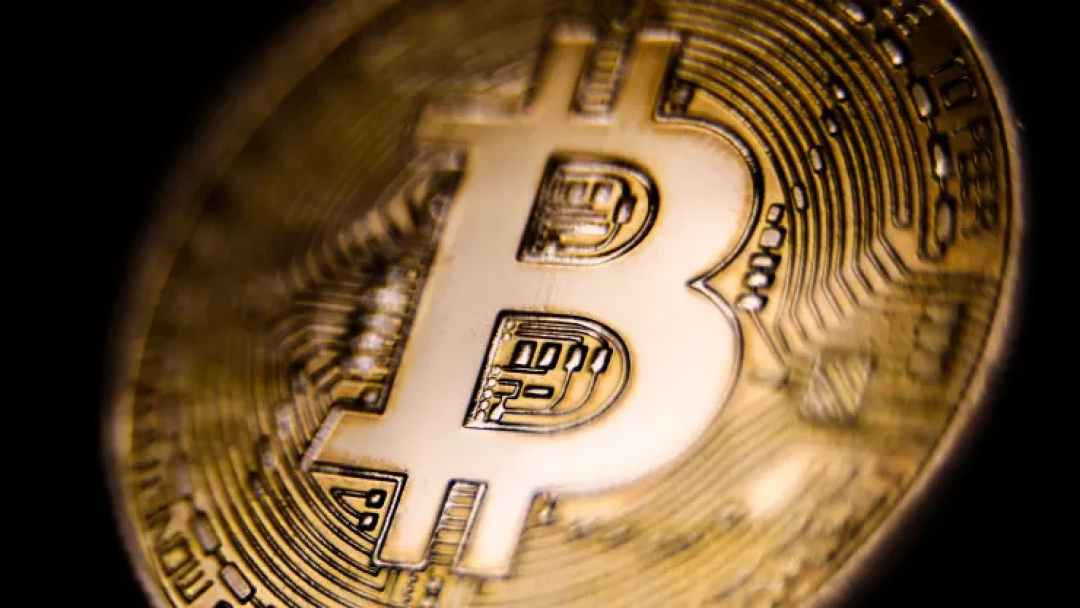 Амралтын өдрүүдээр bitcoin-ий ханш 35,000 ам.долларыг давж уналаа