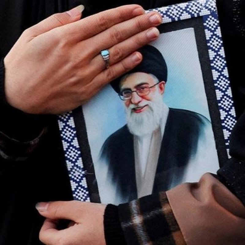 Хаменеигийн үхэл Трампын Хятадад хийх айлчлалд эргэлзээ үүсгэв