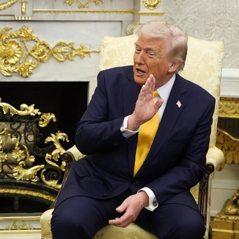 Трамп Японы Ерөнхий сайдтай уулзахдаа Сувдан эргийн дайралтыг жишээ татав