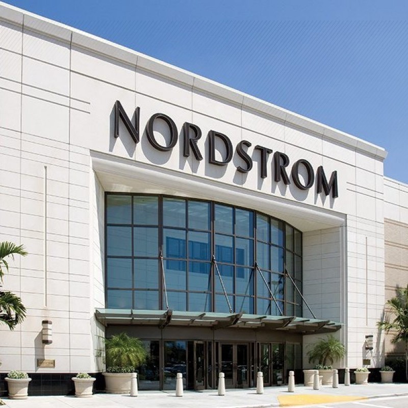 Nordstrom сүлжээ их дэлгүүрийн тайлан Wall Street-ийн таамаглалд хүрсэнгүй