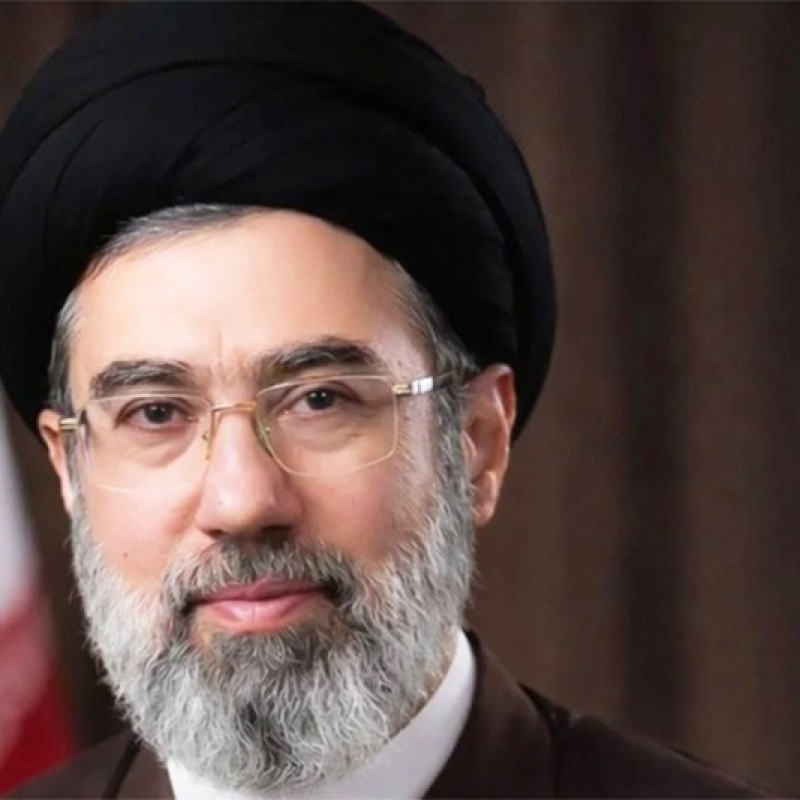 Ираны удирдлагын шинэчлэл: Можтаба Хаменей дээд удирдагчаар томилогдлоо