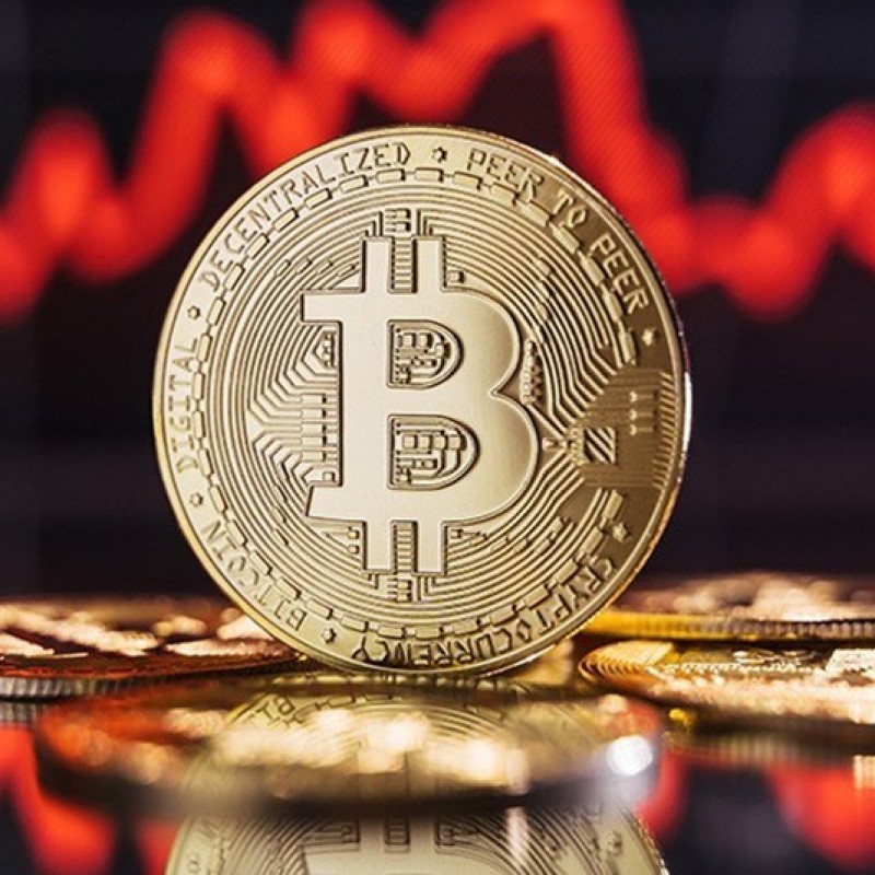 Биткойн хоёр дахь өдрөө дараалан огцом унаж, 72 мянган долларт хүрэв